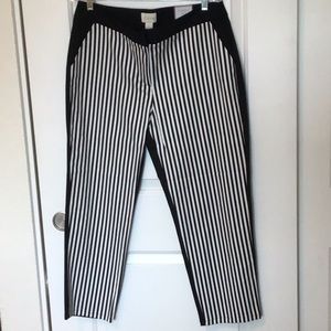 Chico’s Skimmer 26”.Size 2 NWT Black/White stripes